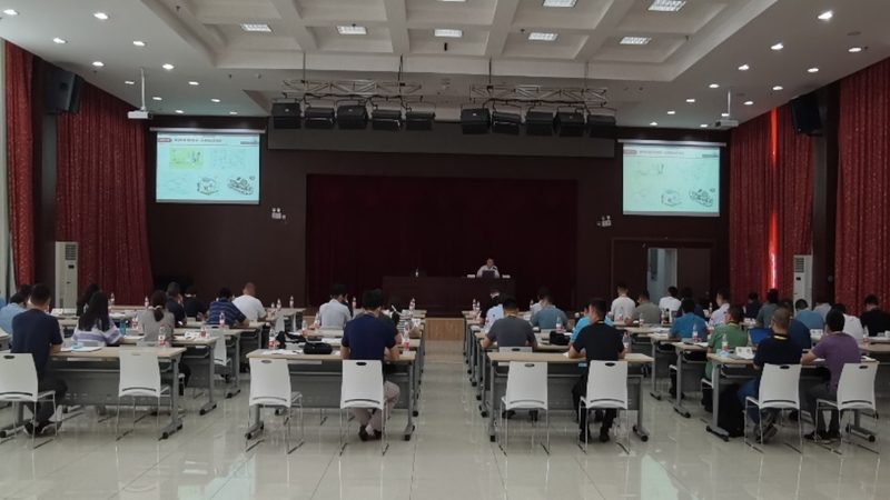 钳工实训台：规格型号背后的技术考量**