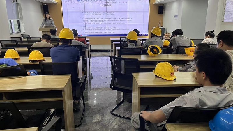 关注要点：选择钢结构焊工培训学校时，以下几点值得关注：